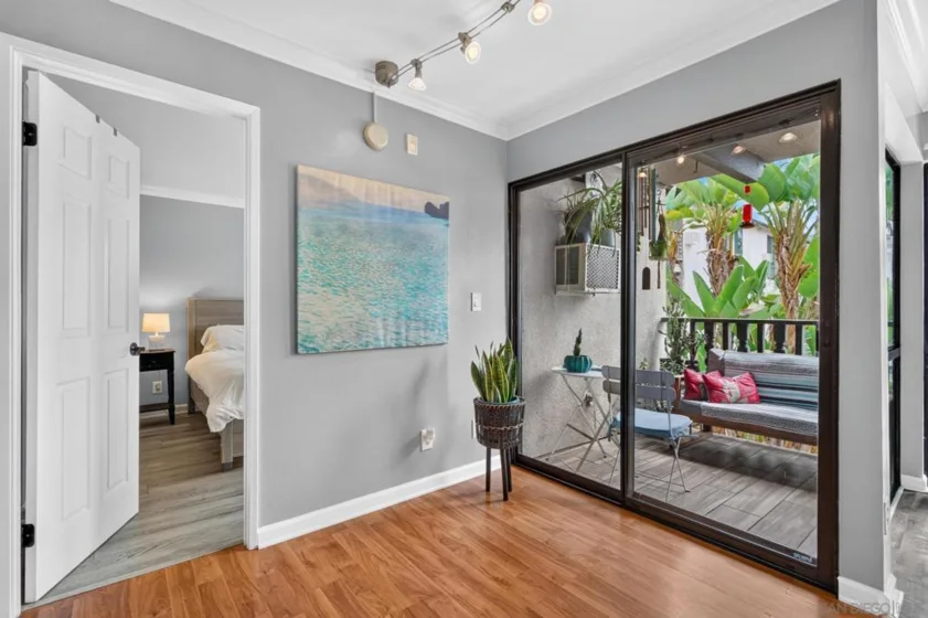 6924 Hyde Park #220 photo 36