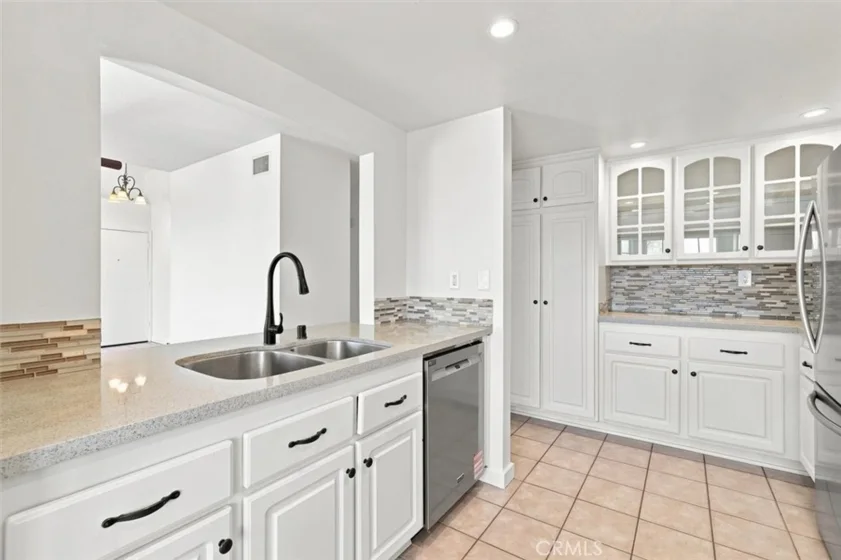 21051 Jenner #85 photo 15