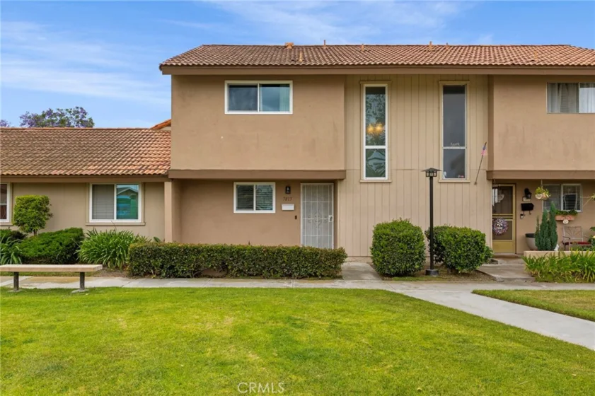 7815 Sandalwood Way photo 1