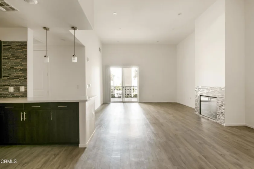 124 W Colorado Street #101 photo 2
