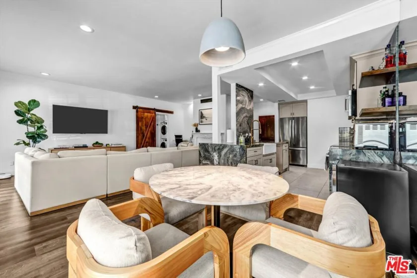 1221 N Kings Road #101 photo 11