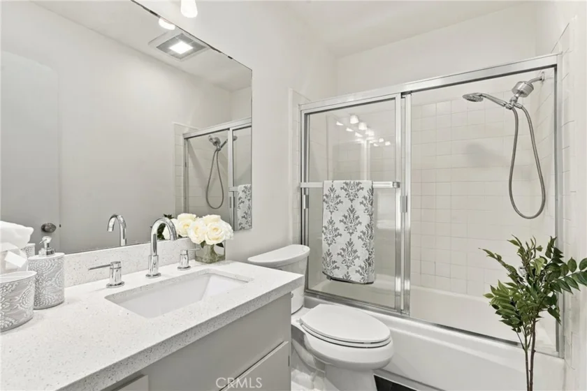 933 11th Street #9 photo 4