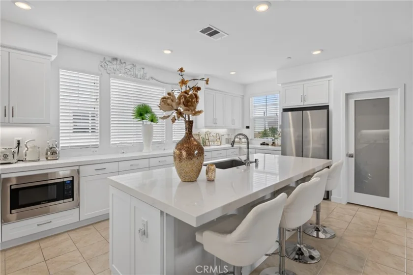 1100 N Anaheim Boulevard photo 4