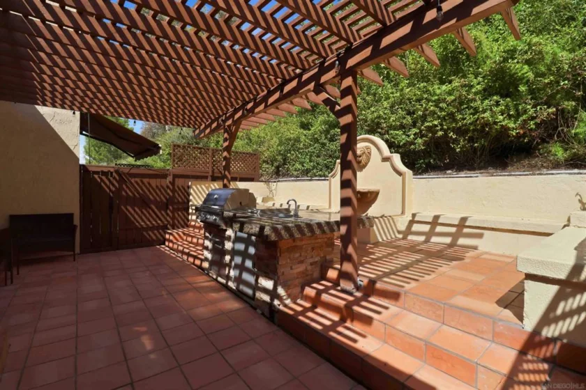 6862 Camino Berdecio photo 15