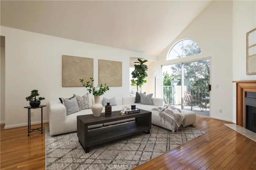 645 Ohio Avenue #402 photo 1