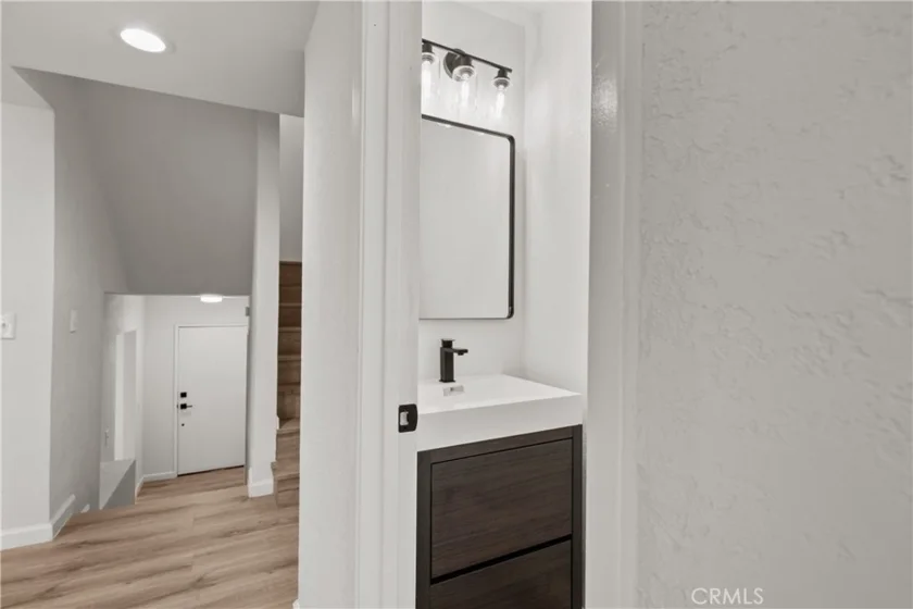 14500 Van Nuys #29 photo 10