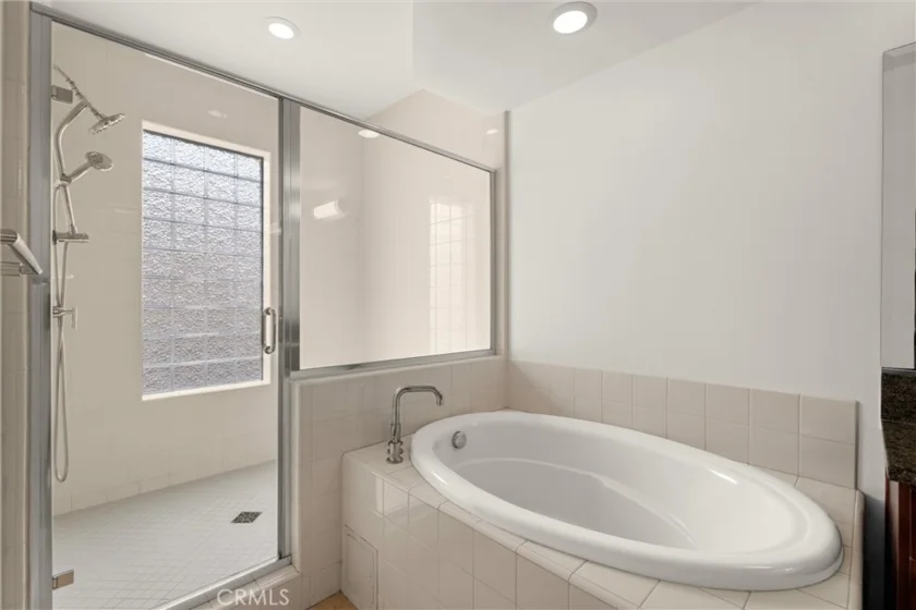 300 E 4th Street #201 photo 18