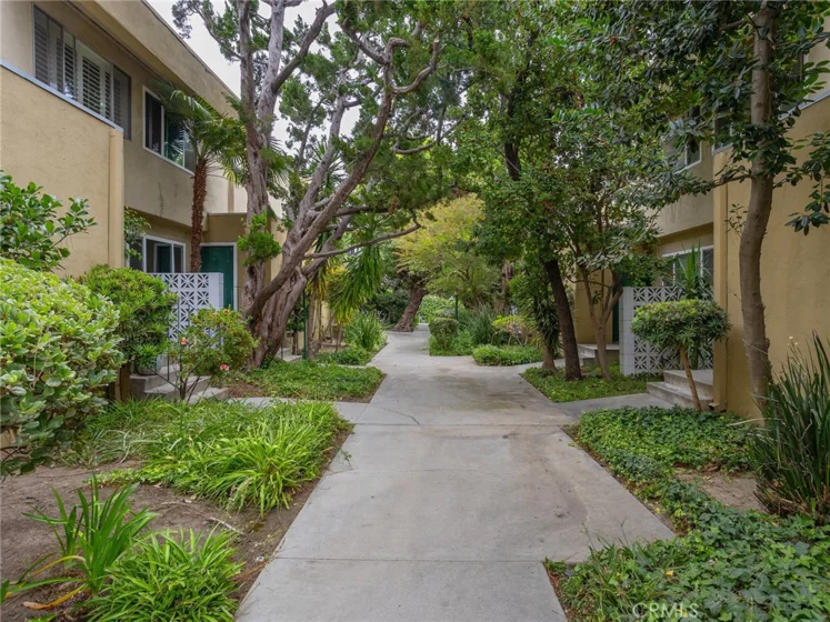 11138 Aqua Vista Street #18 photo 4