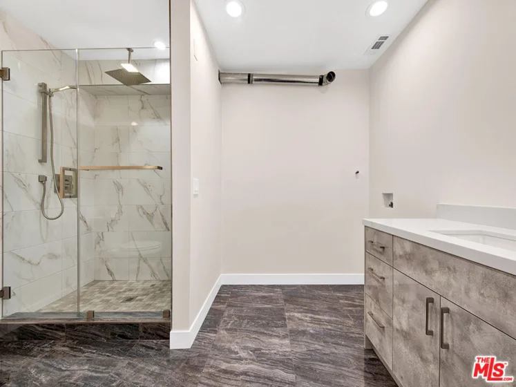 1325 Valley View Road #201 photo 21