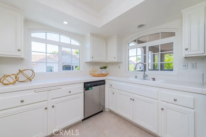 2310 Cascade photo 14