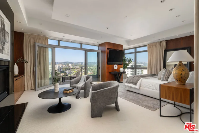 10800 Wilshire Boulevard #1501 photo 14