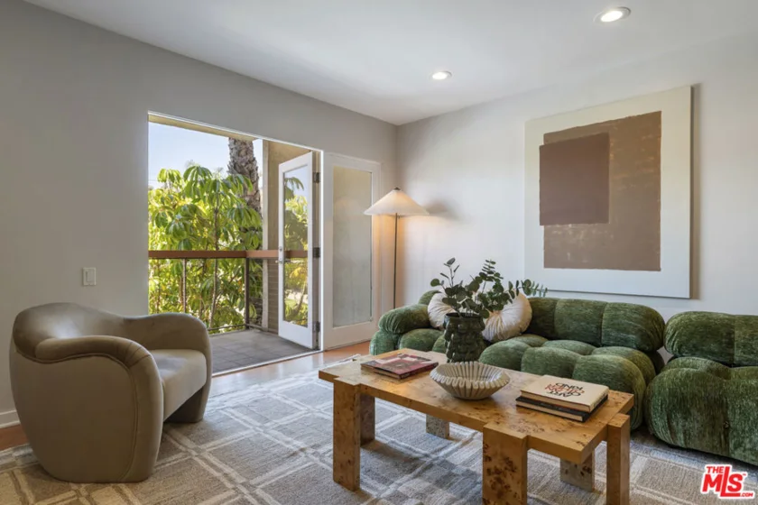 330 S Barrington Avenue #201 photo 30