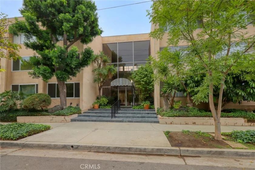 5411 Tyrone Avenue #204 photo 1