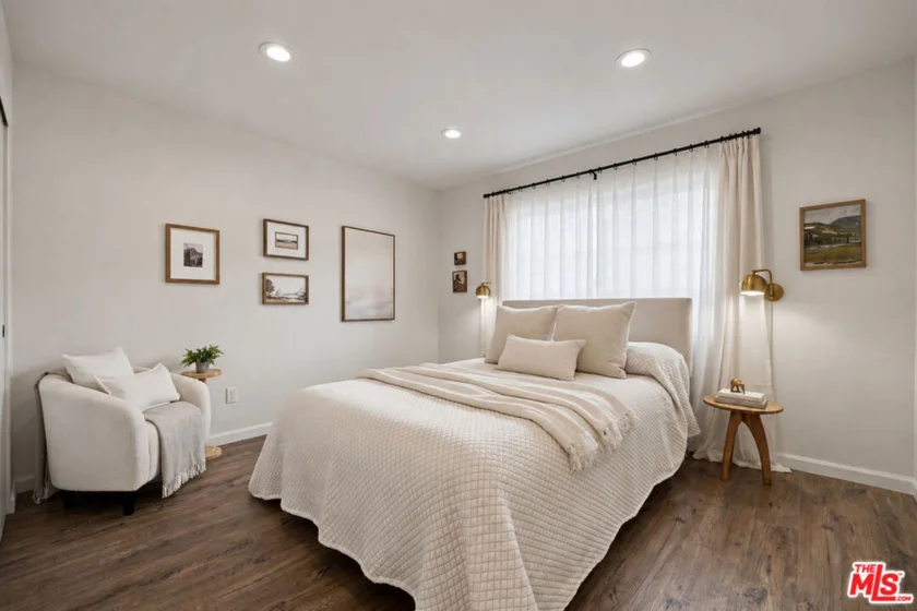21811 Saticoy Street #23 photo 17