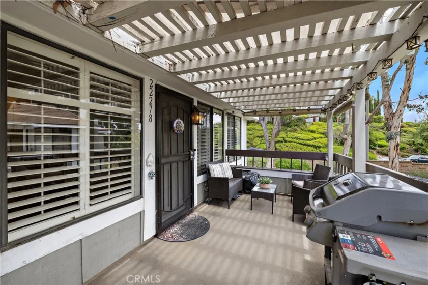 22278 Redwood Pointe #5H photo 2