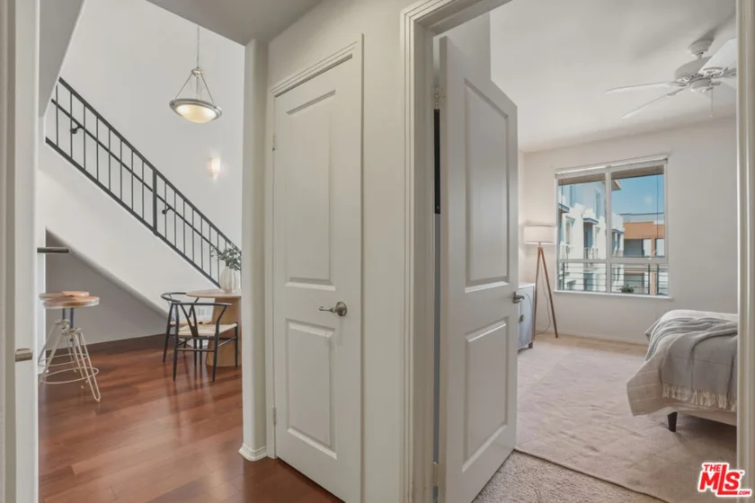 100 S Alameda Street #401 photo 14