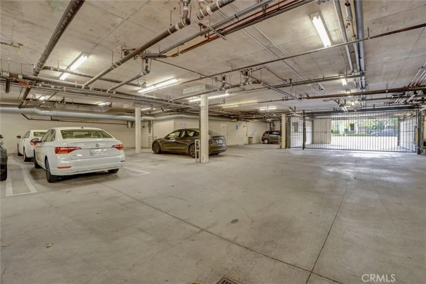 13935 Burbank Boulevard #105 photo 31