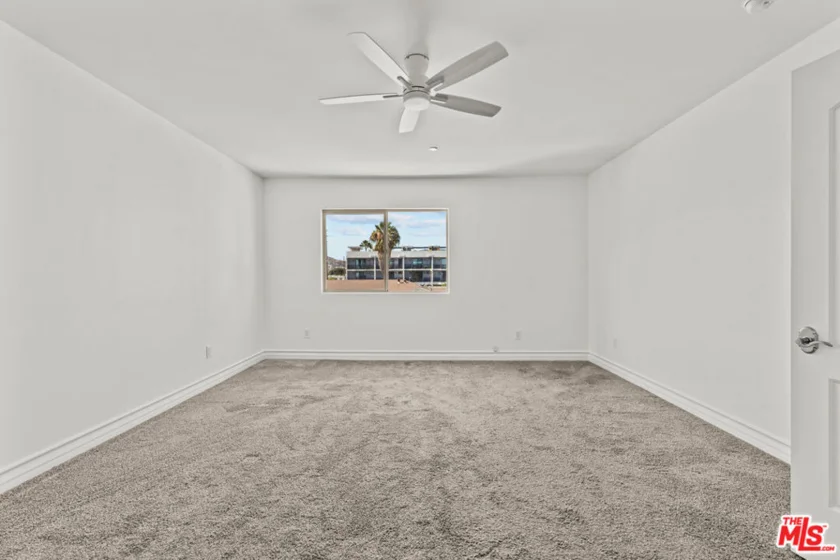936 N Hudson Avenue #302 photo 18