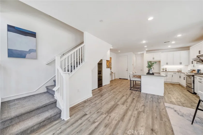 182 Finch photo 16