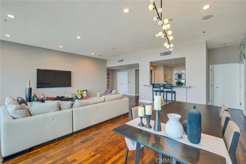 900 W Olympic Boulevard #45F photo 36