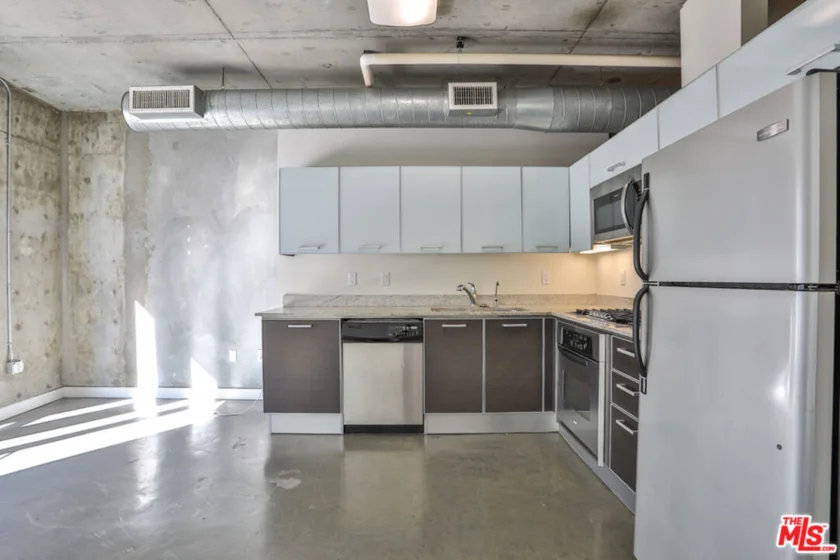645 W 9th Street #201 photo 23