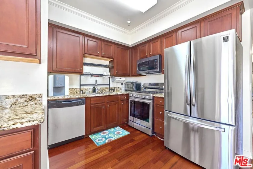 1025 Dewey Avenue #202 photo 16