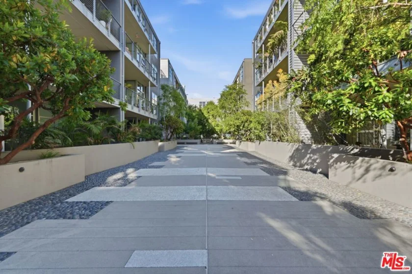4080 Glencoe Avenue #317 photo 23