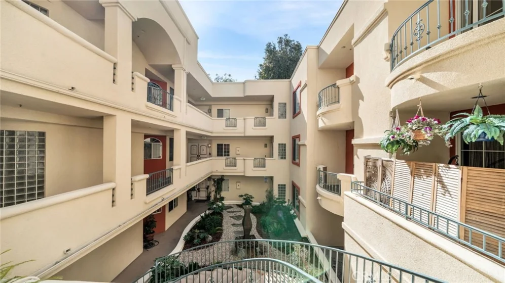 7218 Hillside Avenue #202 photo 29