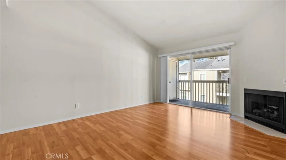 23506 Cambridge Road photo 5