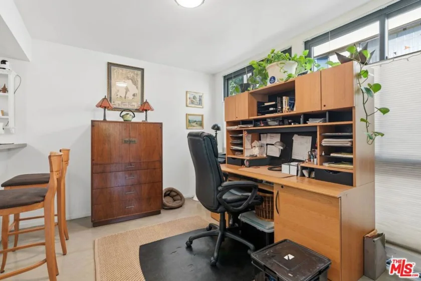 906 N Doheny Drive #221 photo 9