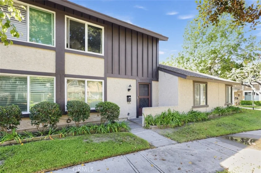 7043 Fulton Way photo 2