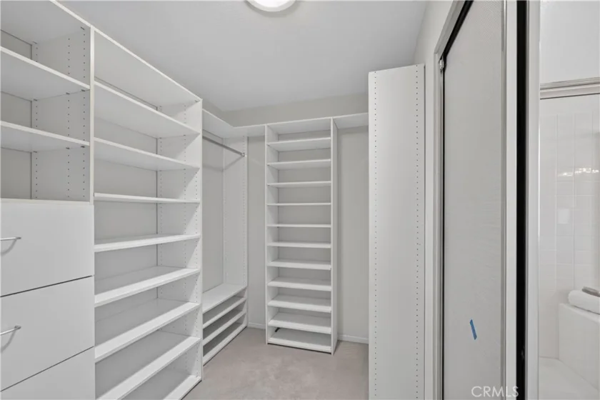 40221 Colony photo 14