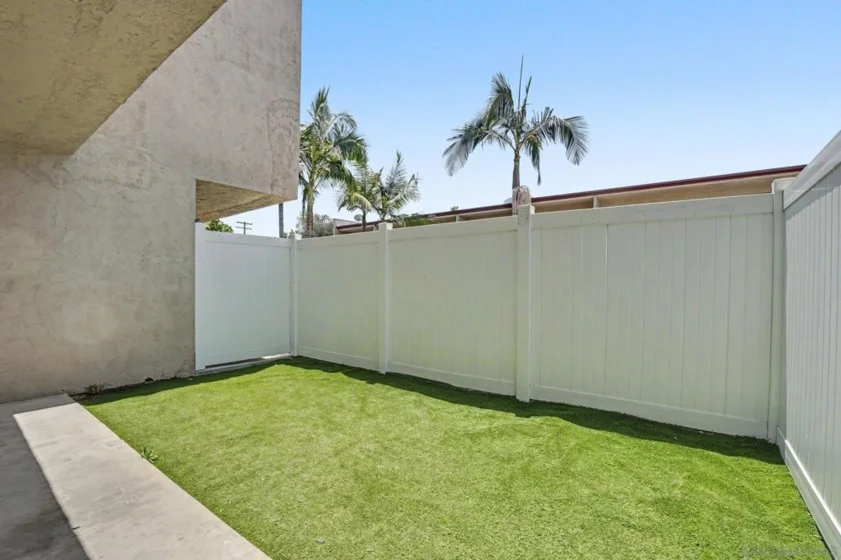 930 Peach Avenue #11 photo 8