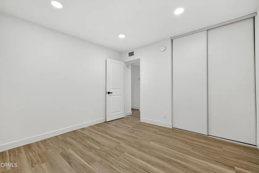 22330 Victory Boulevard #604 photo 21