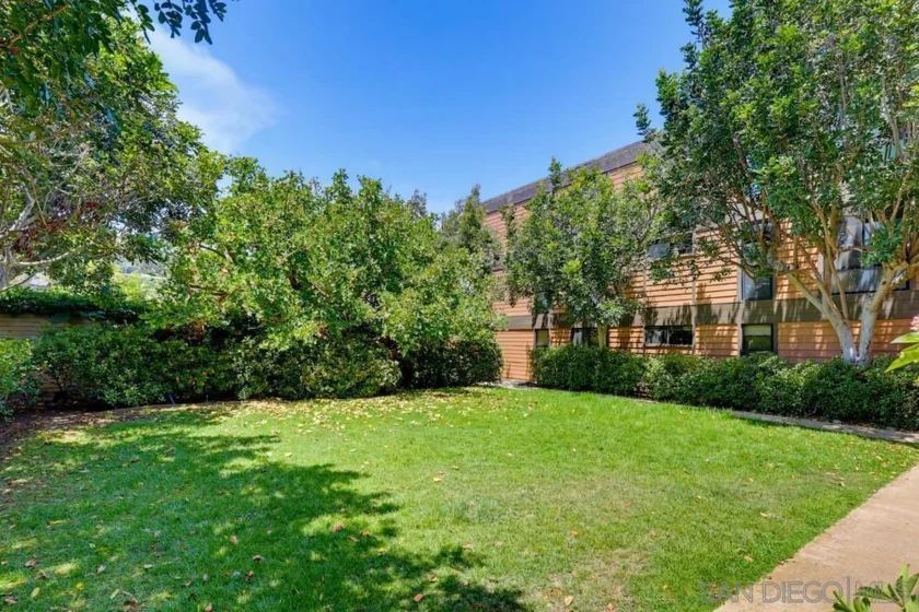 2942 Lawrence Street photo 58