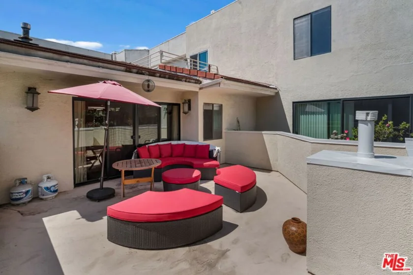 1722 Malcolm Avenue #304 photo 4
