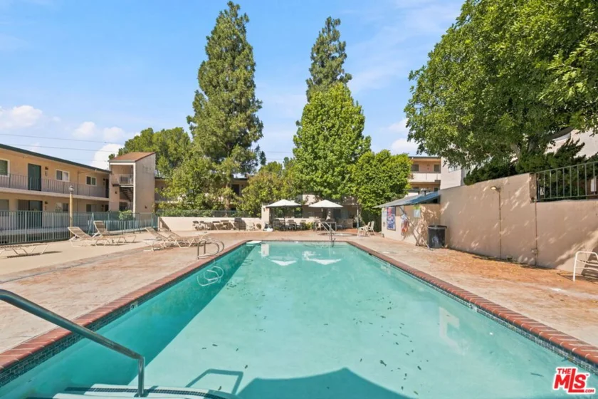 2940 N Verdugo Road #213 photo 17