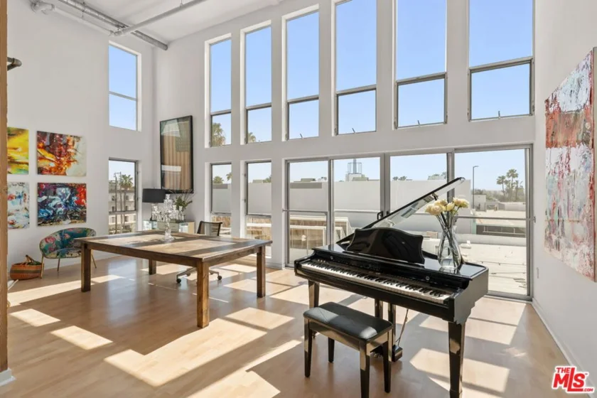 4215 Glencoe Avenue #410 photo 1