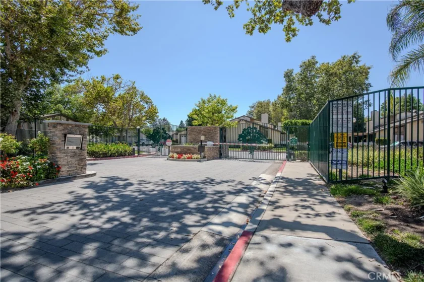 2528 N Tustin #D photo 38
