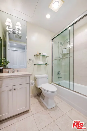 10727 Wilshire Boulevard #502 photo 21
