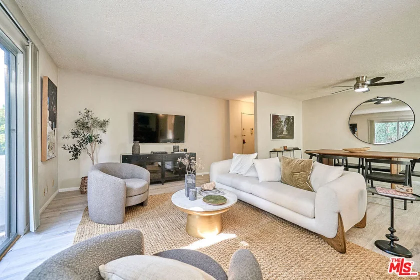 5437 Corteen Place #212 photo 1