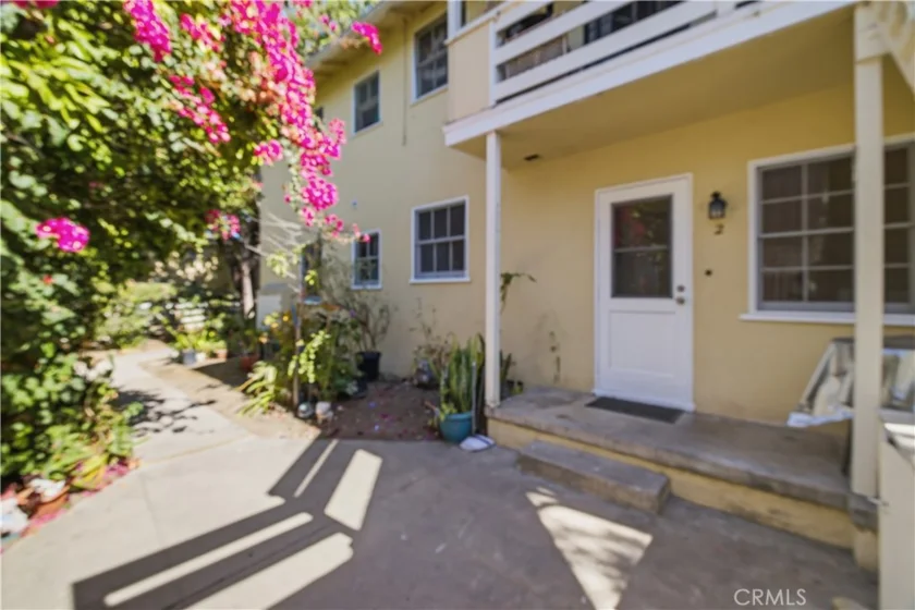 511 E Maple photo 27