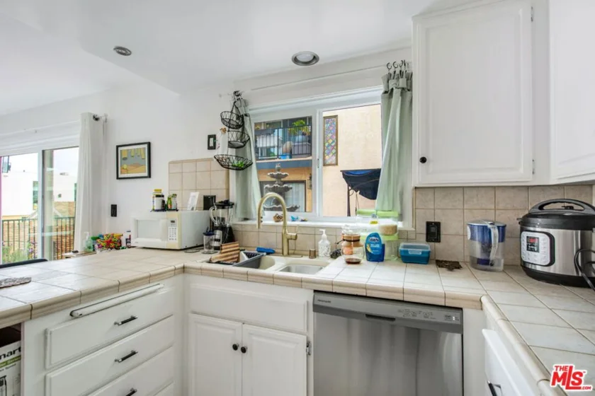 1440 W 9th Street #2 photo 22