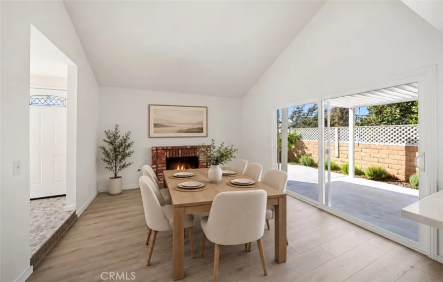 1613 Toyon photo 14