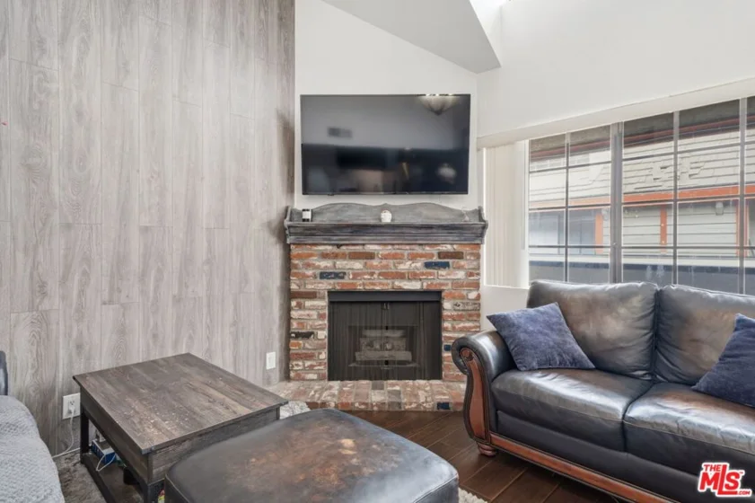15946 Vanowen Street #209 photo 12