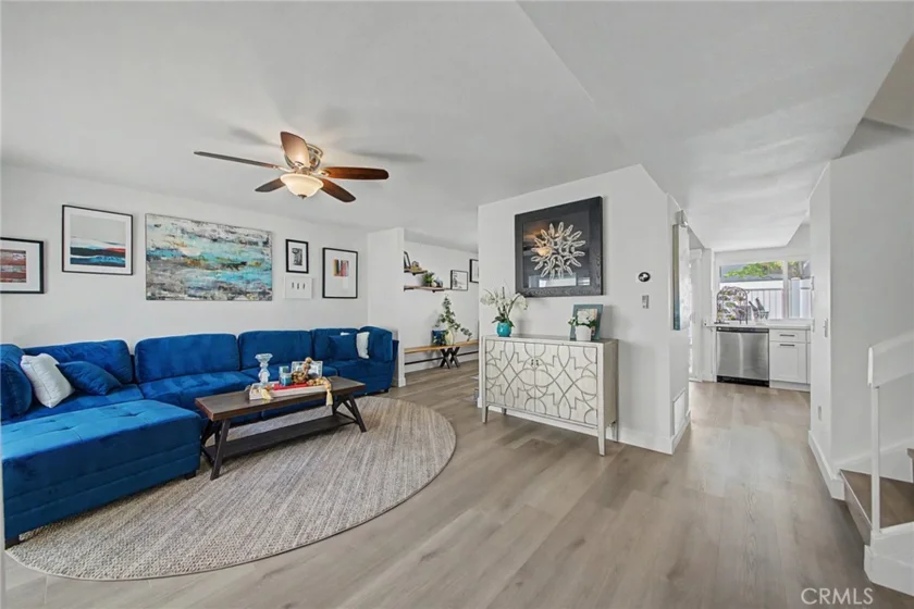 6865 Danvers Drive photo 2