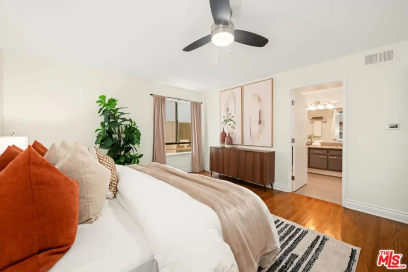 1222 N Kings Road #8 photo 32