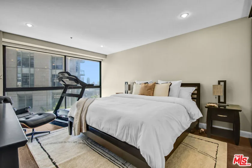 10790 Wilshire Boulevard #404 photo 23
