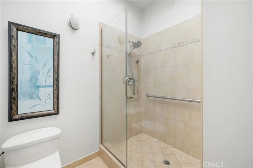1349 N Columbus #21 photo 31