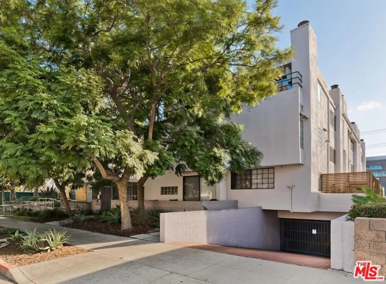 1532 9th Street #8 photo 2